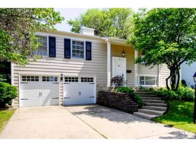 Main picture of 46 Fieldpoint Rd