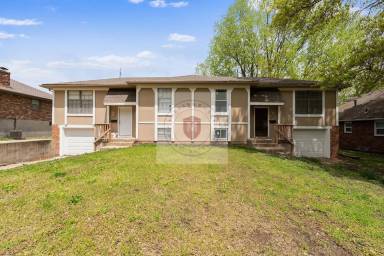 Main picture of 11804 E 60th St