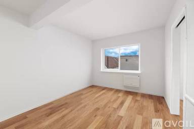 Main picture of 836 N Fuller Ave