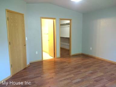 Main picture of 850 S Overland Trl