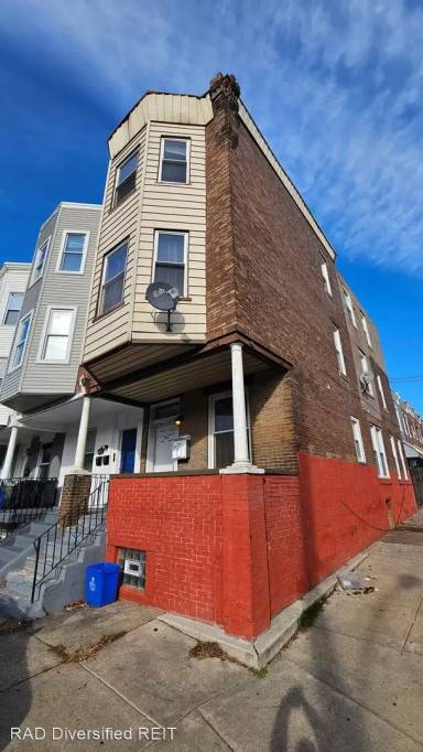 Main picture of 5839 Crittenden St