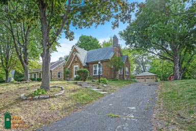 Main picture of 438 Johnson Pkwy