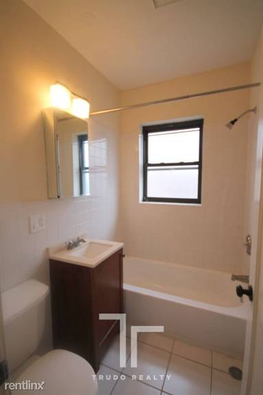 Main picture of 4737 N Hermitage Ave