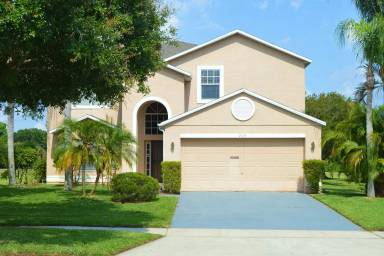 Main picture of 209 Strathmore Cir