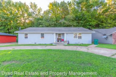 Main picture of 69 Carolane Dr
