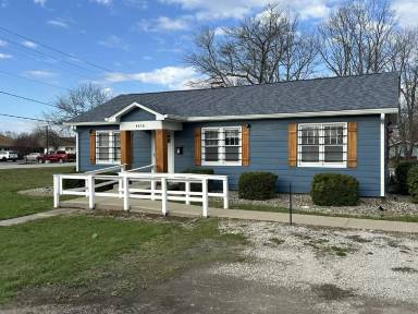 Main picture of 4445 S 10th St