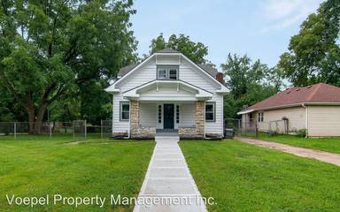 Main picture of 2217 E 73rd St