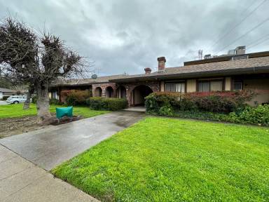 Main picture of 2329 Villanova Cir
