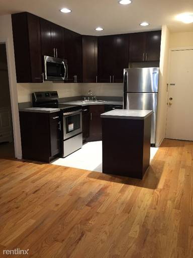 Main picture of 2233 N Lincoln Ave