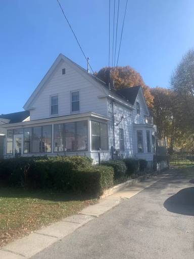 Main picture of 109 4th Ave