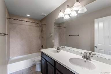 Main picture of 4981 S Versailles Cir