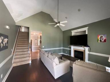 Main picture of 50 Kittery Pt