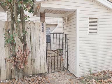 Main picture of 1 Shelby Rd