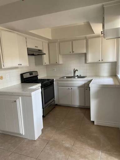 Main picture of 421 S Olive St