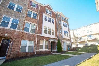 Main picture of 606 Cobbler Pl