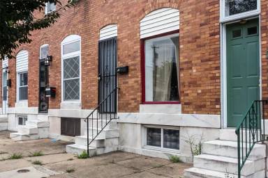 Main picture of 340 S Newkirk St