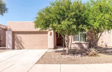 Main picture of 8581 N Rolling River Dr