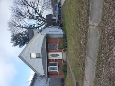 Main picture of 1402 W 6th St
