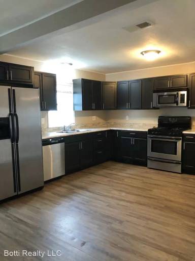 Main picture of 2925 Cannon St