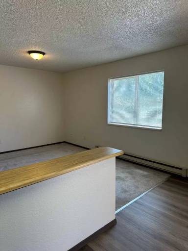 Main picture of 222 W 5th St