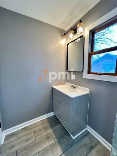 Main picture of 421 Walker St