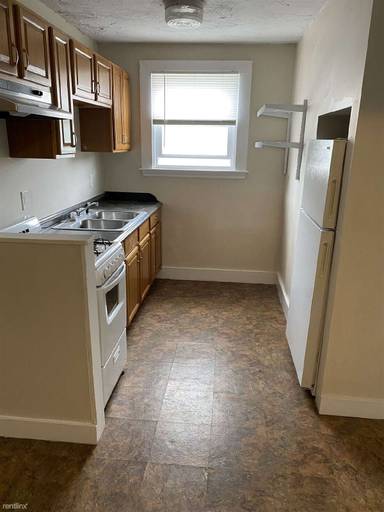 Main picture of 682 Cottage St