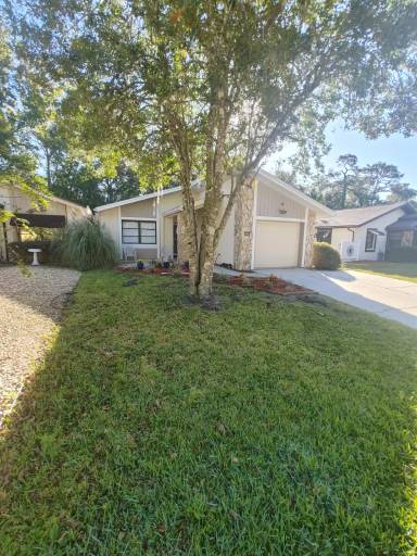 Main picture of 25 Dogwood Dr