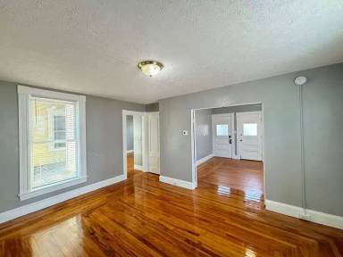 Main picture of 343 Hanover St