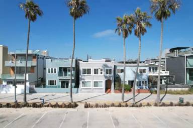 Main picture of 2209 Ocean Front Walk