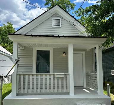 Main picture of 1918 Walker St