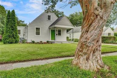 Main picture of 7524 Virginian Dr