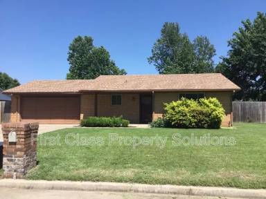 Main picture of 2807 S Estate Dr