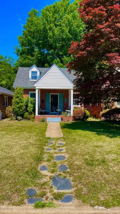 Main picture of 3708 Ellwood Ave