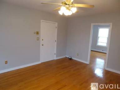 Main picture of 52 F St