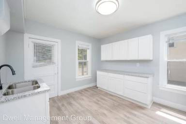 Main picture of 433 10th Ave SE