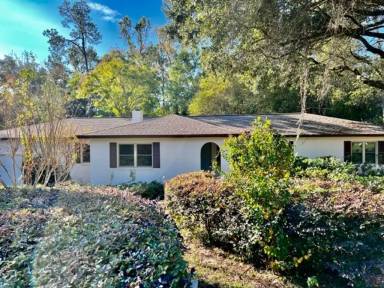 Main picture of 8415 SW 1st Ave