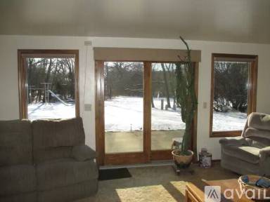 Main picture of 1901 Portage Way