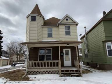 Main picture of 121 N 28th Ave W