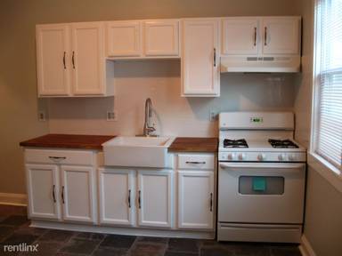Main picture of 10 W Selden St