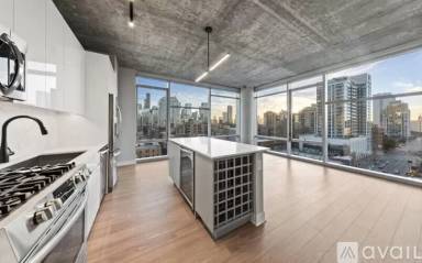 Main picture of 213 W Institute Pl