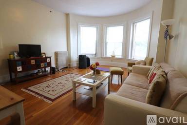 Main picture of 1477 Beacon St