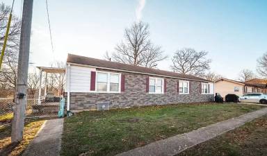 Main picture of 23105 Triple Ln