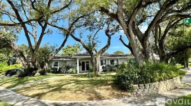 Main picture of 88 SW 10th Dr