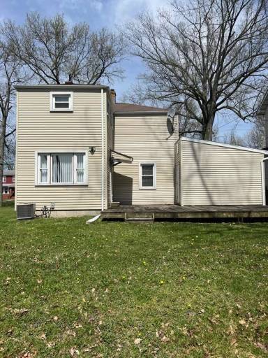 Main picture of 433 E Broadway Ave