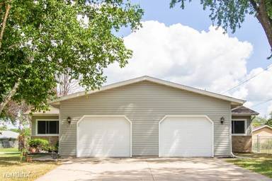 Main picture of 500 N Cambridge Dr