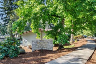 Main picture of 1908 1916 1930 And 1970 Roxbury Ave
