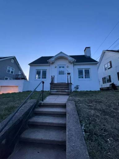 Main picture of 145 Frost Rd