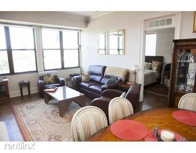 Main picture of 118 Newbury St