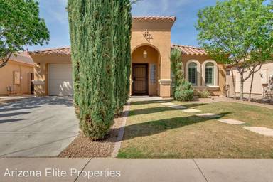 Main picture of 698 E Baker Dr