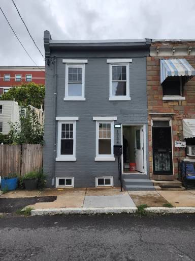 Main picture of 1734 W Seybert St